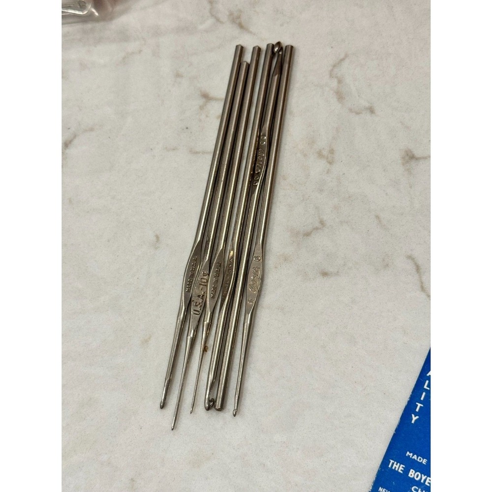 Vintage Sewing Basket Kit Wicker Box w Supplies Needles Thread Buttons Crochet - Picture 3 of 10